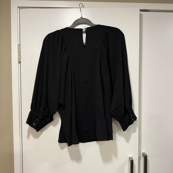 Elegant Black Puff Sleeve Blouse - Picture 3 of 3